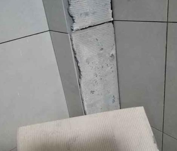 会同瓷砖空鼓维修公司分享下厨房瓷砖脱落的补救措施。